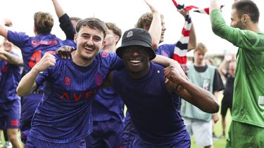 VOLENDAM - Spelers van Willem II vieren de promotie naar de Eredivisie na afloop van de finale play-offs promotie/degradatie wedstrijd tussen FC Volendam en Willem II in het Kras stadion op 23 mei 2026 in Volendam, Nederland. SONNY LENSEN / ANP