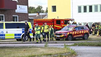 epa13182857 Police and rescue services on site at Brinellskolan school during an emergency response after a man with a sword reportedly injured several people at the school in Fagersta, Sweden, 21 August 2026.  EPA/Fredrik Sandberg  SWEDEN OUT