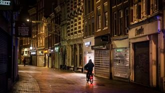 Dit doen vrouwen om 's avonds laat veilig over straat te kunnen