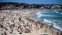 epa11792676 People celebrate Christmas Day at Bondi Beach in Sydney, Australia, 25 December 2024.  EPA/BIANCA DE MARCHI AUSTRALIA AND NEW ZEALAND OUT