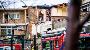 DEN HAAG - Schade bij de flat aan de Tarwekamp. Door twee explosies is een grote ravage ontstaan en zijn meerdere woningen verwoest. Er zijn tot dusver vijf lichamen geborgen. ANP JOSH WALET