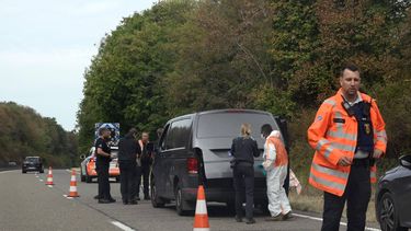 Police search for evidences near the place where the body of a young child was found the day before in Onhaye, Namur province on August 25, 2026.  The body found may be linked to the disappearance of five-year-old Tymeo, who has been missing since June 17 along with his father, B. Brigou. 
JOHN THYS / Belga / AFP