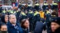 Politie grijpt in bij demonstraties coronabeleid Eindhoven en Amsterdam