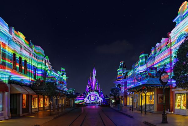 DisneyTalesofMagic Disneyland avondshow