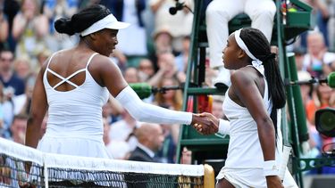 Wimbledon-debutante (15) verslaat Venus Williams