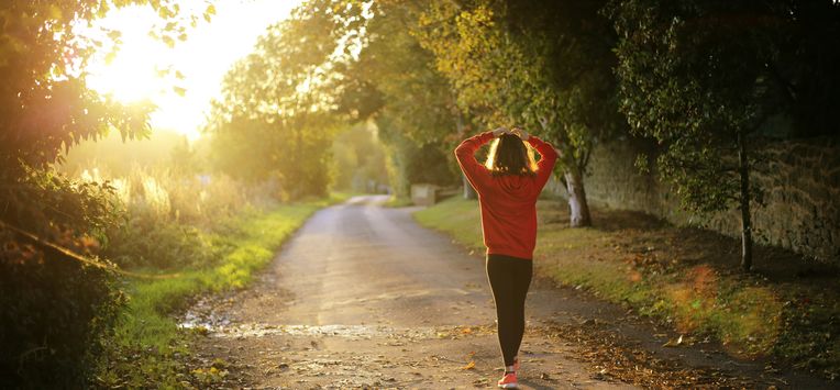 Opvallend onderzoek: één lange wandeling is gezonder dan meerdere korte ommetjes