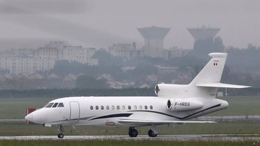 The plane repatriating French national passengers of the MV Hondius, where an outbreak of hantavirus has been detected, lands in Le Bourget, in the outskirts of Paris on May 10, 2026. The evacuation of the approximately 150 passengers and crew members of the MV Hondius, where an outbreak of hantavirus has been detected, began on on May 10, 2026 with the Spanish and French nationals at a port on the island of Tenerife in the Canary Islands; the operation, which is being closely monitored, is set to continue until May 11. The World Health Organisation (WHO) has identified six confirmed cases of hantavirus out of eight suspected cases, including three people who have died from this known but rare virus, for which there is neither a vaccine nor a treatment.
Xavier GALIANA / AFP