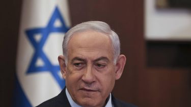 epa11020849 Israeli Prime Minister Benjamin Netanyahu attends the weekly cabinet meeting at the prime minister's office in Jerusalem, 10 December 2023.  EPA/RONEN ZVULUN / POOL