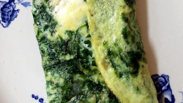 Hartige omelet met spinazie en feta