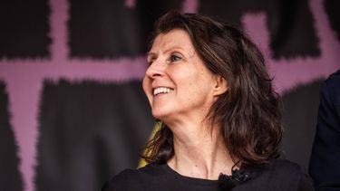 AMSTERDAM - Esther Ouwehand. Deelnemers aan een protestmars voor de dieren en tegen de vee-industrie verzamelen op de Dam. Het protest richtte zich tegen de intensieve veehouderij en tegen het wetsvoorstel ‘Stapsgewijs naar een dierwaardigere veehouderij in 2040’. ANP DINGENA MOL