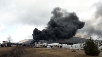 Vluchtelingenkamp Lipa brandt af