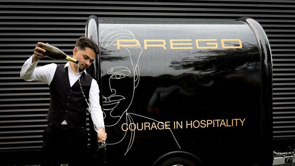 Kaj Courage champagne-bar