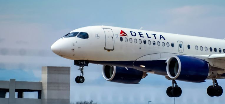 Delta Airlines, incident, vliegtuig, Boeing, noodglijbaan