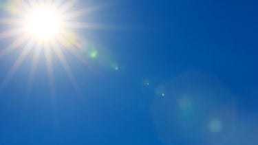 foto van een stralende zon