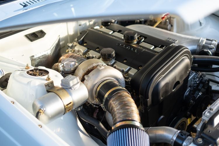 Mathijs (30) kocht zijn Volvo als sloopauto van 650 euro: 'Nu 559 pk sterk'