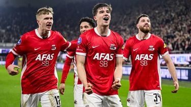 ALKMAAR - (l-r) Isak Jensen of AZ Alkmaar, Wouter Goes of AZ Alkmaar, Mees de Wit of AZ Alkmaar vieren de 2-0 tijdens de halve finale KNVB Beker wedstrijd tussen AZ en Telstar in het AFAS stadion op 4 maart 2026 in Alkmaar, Nederland. OLAF KRAAK / ANP