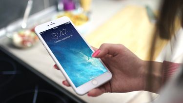 Waarom Apple oude iPhones langzamer maakt