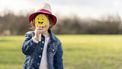 Scherm je het gezicht van je kind op foto's af met een emoji? 'Dat beschermt niet tegen AI'