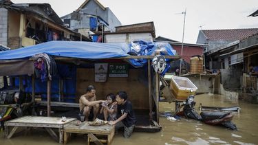 Hoogwater in Jakarta eist 21 levens