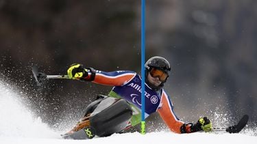 epa12809372 Netherlands' Jeroen Kampschreur in action during the Slalom run in the Men's Alpine Combined of the Para Alpine Skiing at Milano Cortina 2026 Paralympic Winter Games in Cortina d'Ampezzo, Italy, 10 March 2026.  EPA/CLAUDIO THOMA