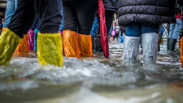 De laatste tijd zien we steeds meer lokale buien die erg extreem zijn. Dit zorgde er zondag bijvoorbeeld voor dat snelwegen onder water stonden in het oosten van Nederland. Hoe kan het dat deze buien zo lokaal en extreem zijn?