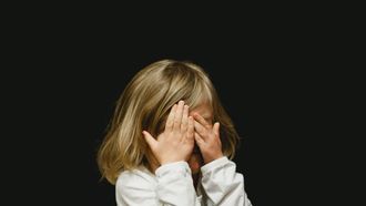 Het aantal meldingen van kindermishandeling blijft stijgen.