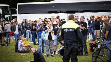 Demonstranten worden weggevoerd van het Malieveld in Den Haag