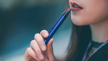 Vreemde klachten rondom e-sigaret: 'Eén patiënt hoestte bloed op' 