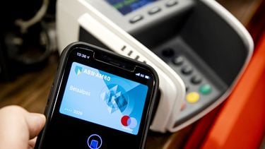 Nederlanders gaan onvoorzichtig om met cijfercodes voor mobiel betalen