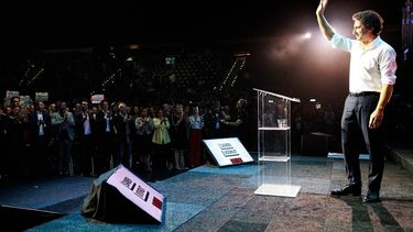 ROTTERDAM - Jesse Klaver geeft een toespraak tijdens het GroenLinks-PvdA congres, in aanloop naar de Tweede Kamerverkiezingen. ANP RAMON VAN FLYMEN