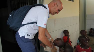 Noodklok Rode Kruis om hulp in conflictgebieden