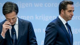 Premier Mark Rutte en Hugo de Jonge tijdens de personferentie.