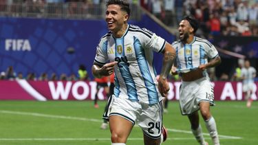 Argentina's midfielder #24 Enzo Fernandez celebrates after scoring his team's third goal during the 2026 World Cup round of 16 football match between Argentina and Egypt at Atlanta Stadium in Atlanta on July 7, 2026. 

Odd ANDERSEN / AFP