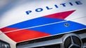 ROTTERDAM - Een nieuwe politieauto staat bij het Politiedienstencentrum. In het nieuwe ontwerp zijn de strepen twee keer zo breed en hoger geplaatst. Ook de kleuren zijn aangepast, zo is de oranje streep van de politie en marechaussee naar rood veranderd. ANP LEX VAN LIESHOUT