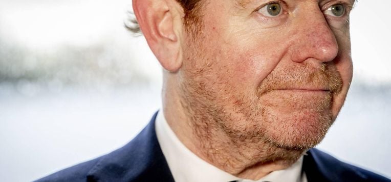 ROTTERDAM - Minister van Justitie en Veiligheid David van Weel spreekt met journalisten over een aanslag op een Joodse school in Amsterdam. Bij de school aan de Zeelandstraat in Amsterdam-Buitenveldert heeft een explosie plaatsgevonden. ROBIN UTRECHT / ANP