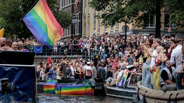 Voor het eerst betaalde tribune bij Canal Parade: dit betaal je voor een plek