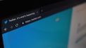 Een foto waarop een internetbrowser te zien is, Twitter staat daarop geopend.