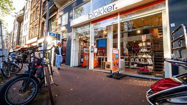 AMSTERDAM - Een exterieur van een winkel van Blokker. De huishoudwinkelketen gaat het personeel bijpraten over de stand van zaken van het bedrijf. Blokker heeft ruim vierhonderd winkels en 4000 medewerkers in Nederland. De 128 jaar oude winkelformule voor huishoudelijke artikelen leed de afgelopen jaren verliezen. ANP JOSH WALET