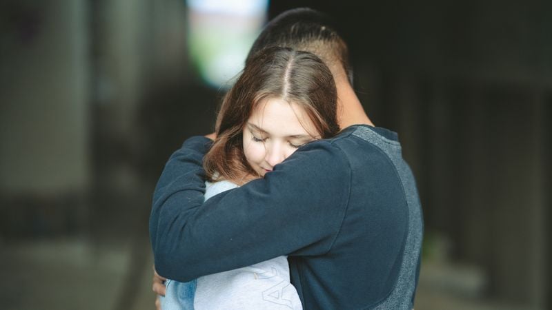 Relatie, vriendschap, man, vrouw, knuffel