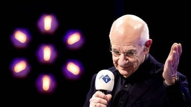 HILVERSUM - Frits Spits tijdens de laatste aflevering van zijn NPO Radio 1-programma De Taalstaat. Spits neemt afscheid nadat hij meer dan een halve eeuw op de Nederlandse radio te horen was. ANP SANDER KONING