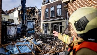UTRECHT - Schade aan panden in de Visscherssteeg in het centrum, daags na een explosie in een woning aan de steeg die werd opgevolgd door een grote brand. KOEN VAN WEEL / ANP
