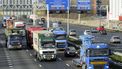 Oude vrachtwagen uit Oost-Europa omzeilt milieuzone