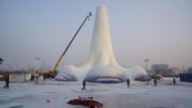 Studenten bouwen hoogste ijstoren ooit