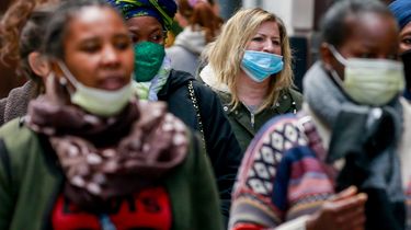 Coronavirus Laait Wat Op In Belgie Mondkapjesplicht In Engelse Winkels