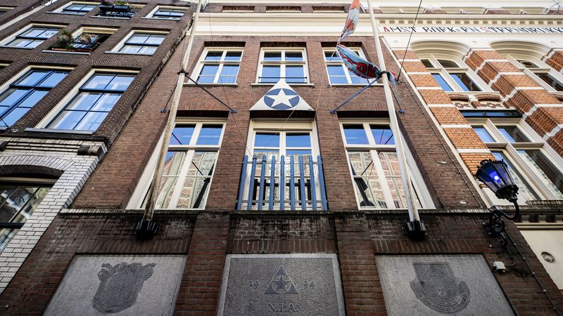 Geen nieuwe leden voor Amsterdams dispuut Thalia vanwege veiligheid, studentenvereniging ontgroening A.S.C./A.V.S.V. Amsterdam studenten corps seksisme