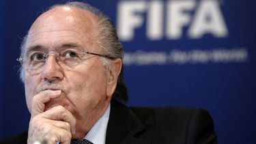 FIFA verzoekt Zwitsers OM om onderzoek Blatter te heropenen