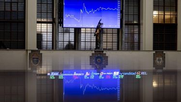 AMSTERDAM - Overzicht van de beursvloer van de Euronext AEX-index op het Damrak.  ANP ROBIN VAN LONKHUIJSEN