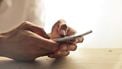 Wil je van je telefoonverslaving af? Je telefoon op zwart-wit zetten kan daarbij helpen