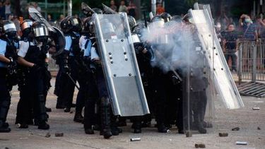 Politiebureau Hongkong belegerd na arrestatie
