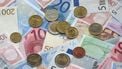 Euro's Vakantiegeld komt eraan: zoveel is het en hier geven mensen 't aan uit